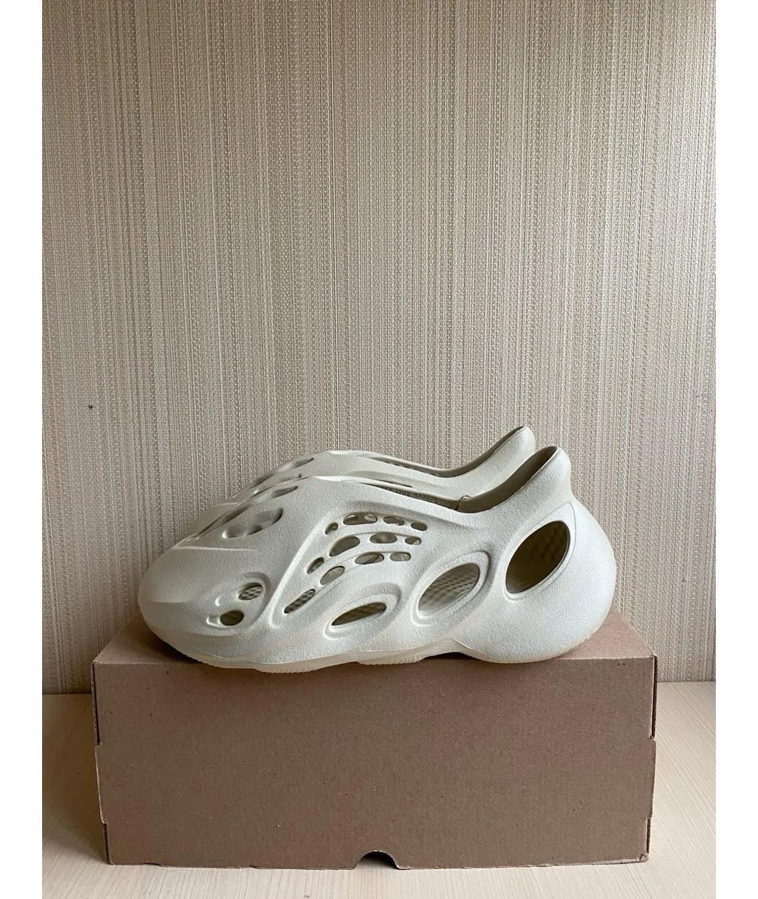 ADIDAS YEEZY Белые резиновые кроссовки, фото 3