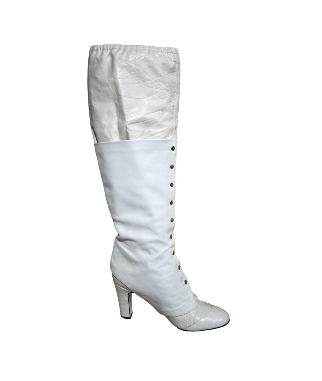 CHANEL Белые кожаные сапоги, фото 1