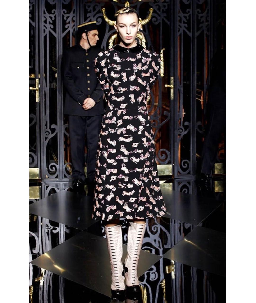 LOUIS VUITTON Бежевые сапоги из экзотической кожи, фото 5