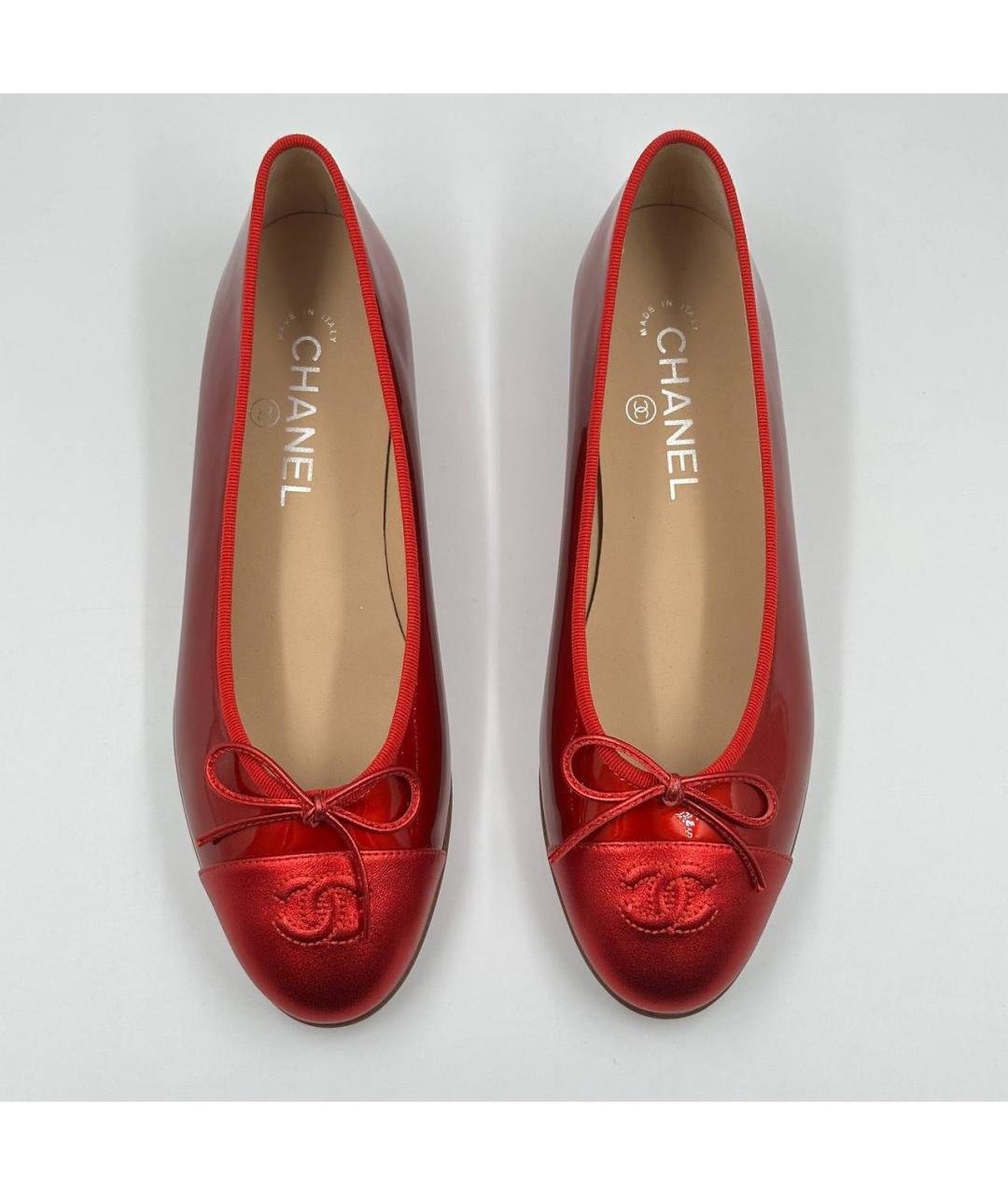 CHANEL Красные балетки из лакированной кожи, фото 2
