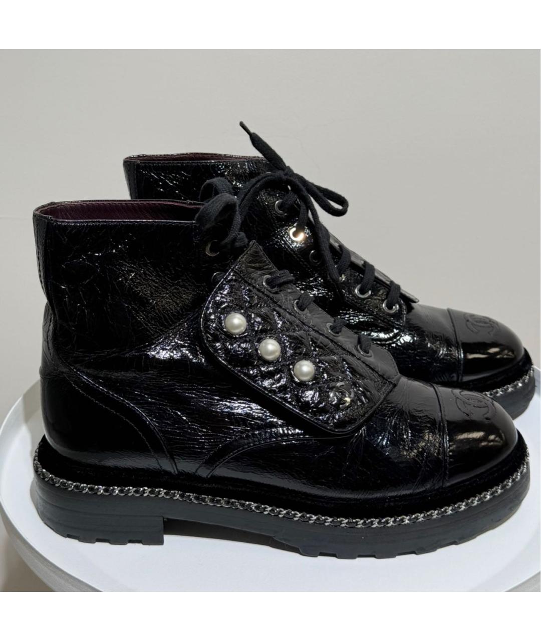 CHANEL Черные ботинки из лакированной кожи, фото 2