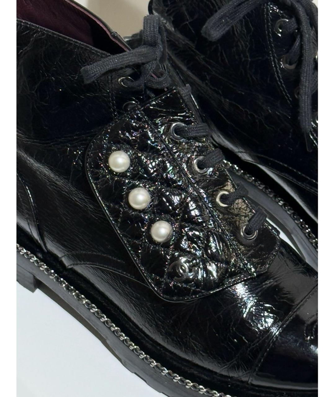 CHANEL Черные ботинки из лакированной кожи, фото 5