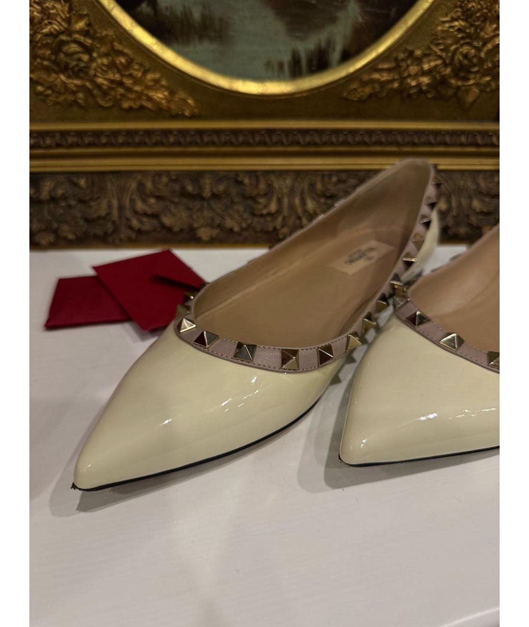 VALENTINO Белые балетки из лакированной кожи, фото 7