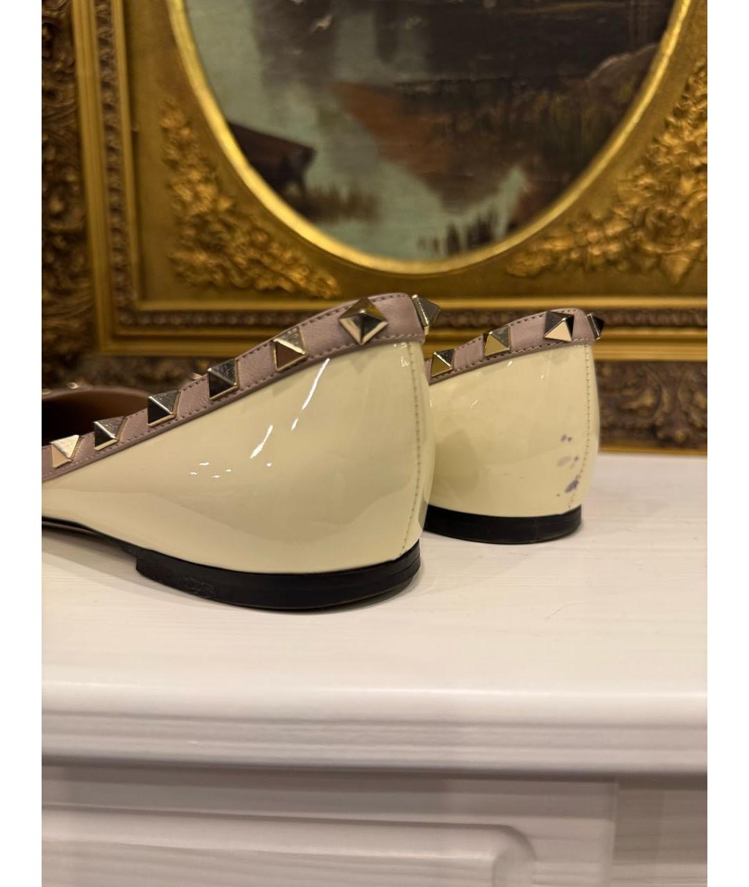 VALENTINO Белые балетки из лакированной кожи, фото 4