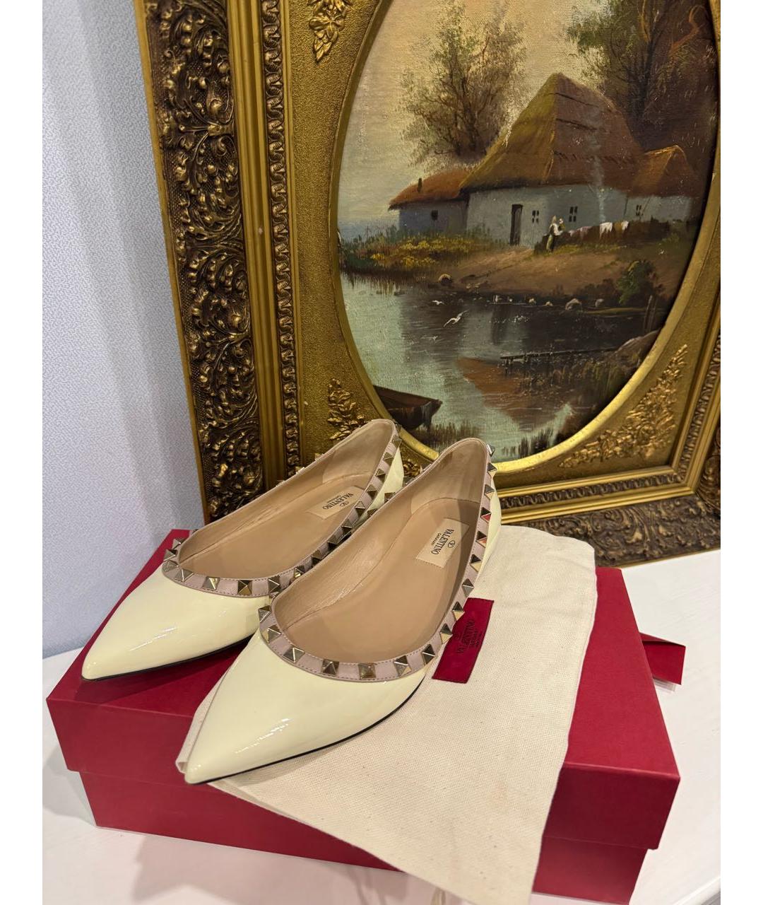 VALENTINO Белые балетки из лакированной кожи, фото 2