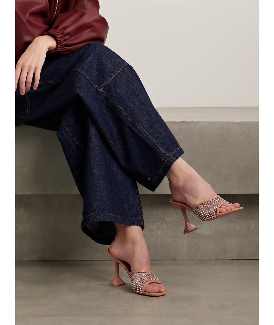 Amina Muaddi Бежевые мюли, фото 2