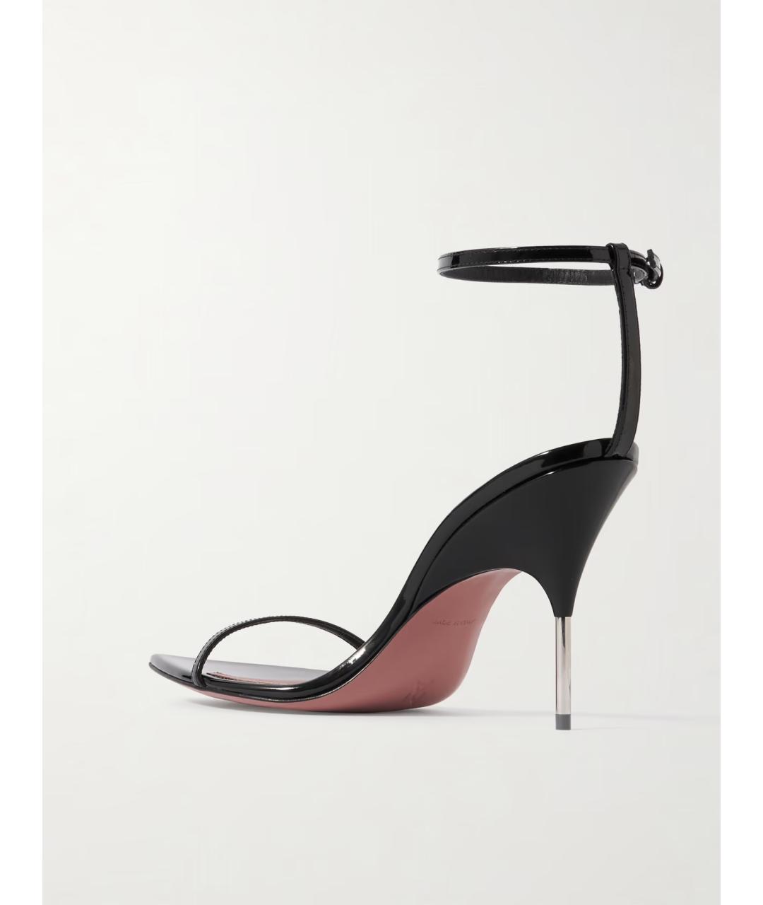 Amina Muaddi Черные босоножки из лакированной кожи, фото 3