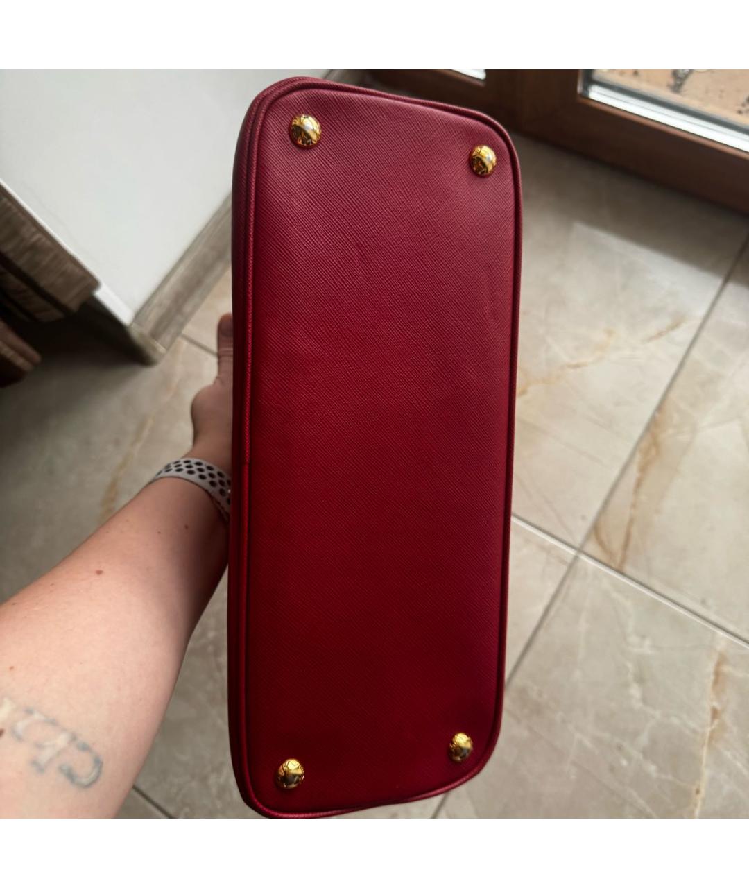 PRADA Красная кожаная сумка с короткими ручками, фото 6