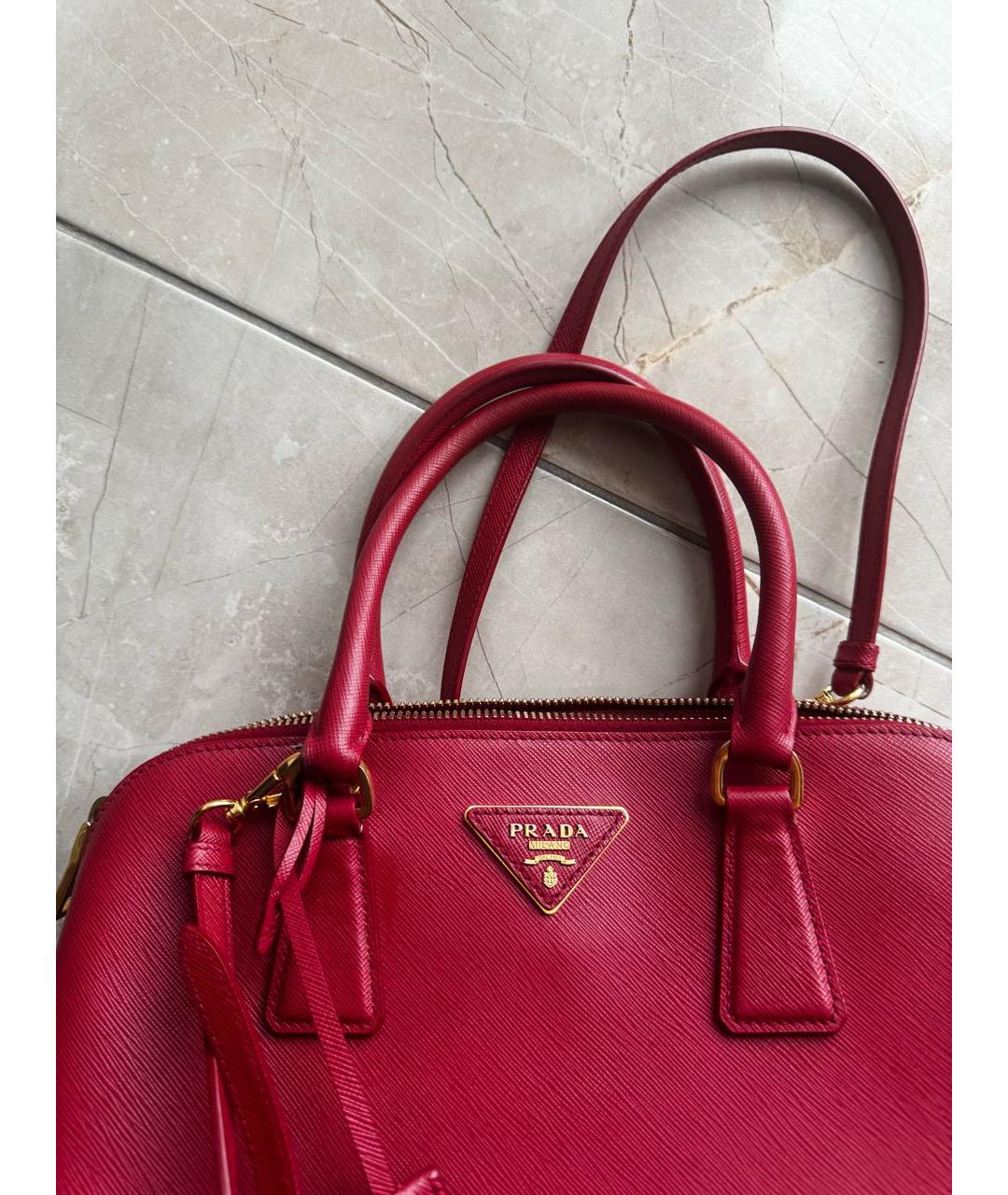 PRADA Красная кожаная сумка с короткими ручками, фото 3