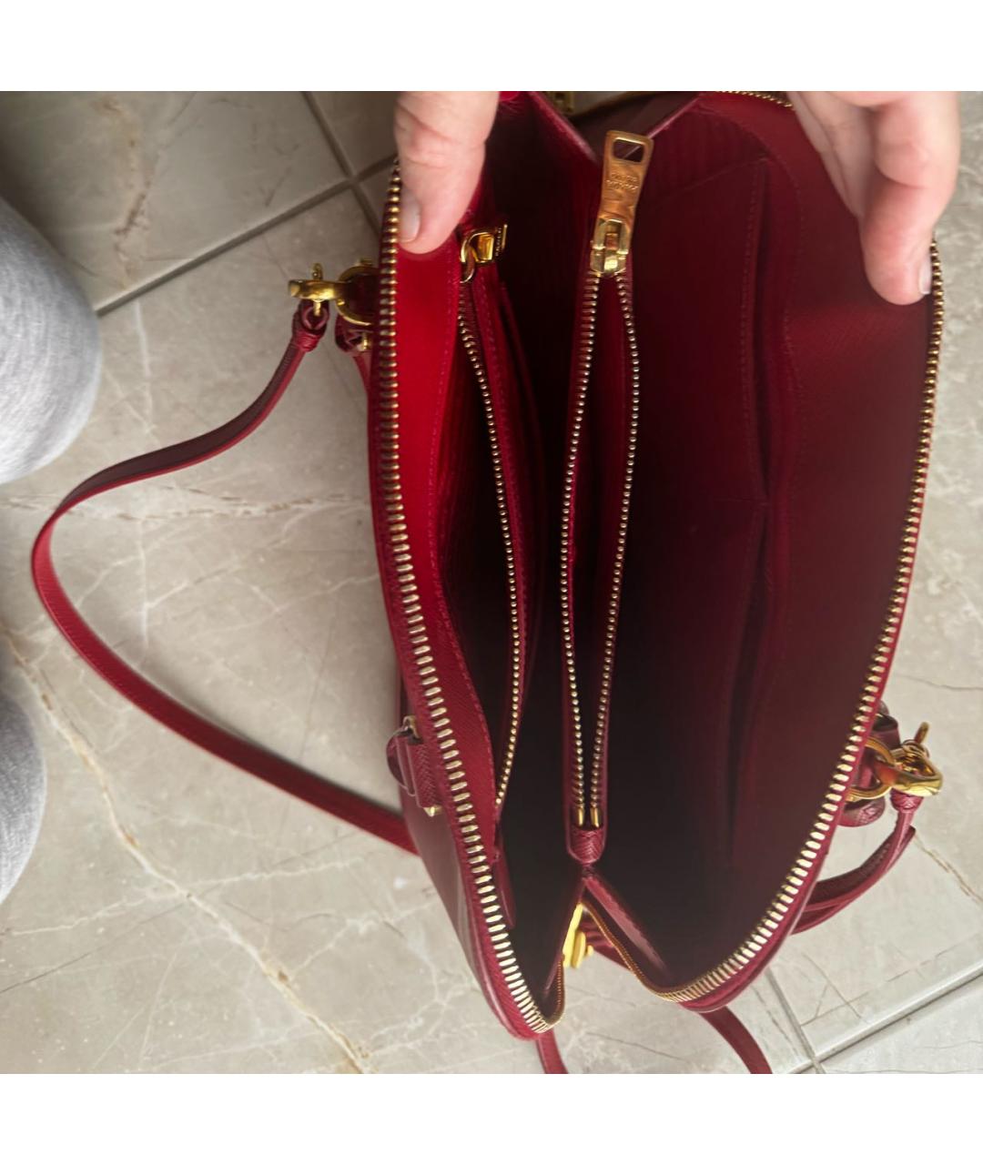 PRADA Красная кожаная сумка с короткими ручками, фото 4