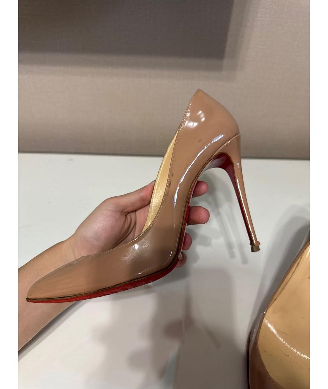 CHRISTIAN LOUBOUTIN Бежевые кожаные туфли, фото 6