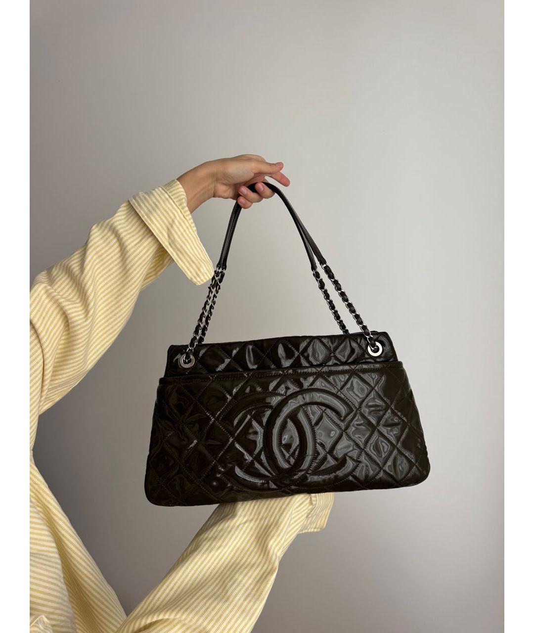 CHANEL Хаки сумка тоут из лакированной кожи, фото 2