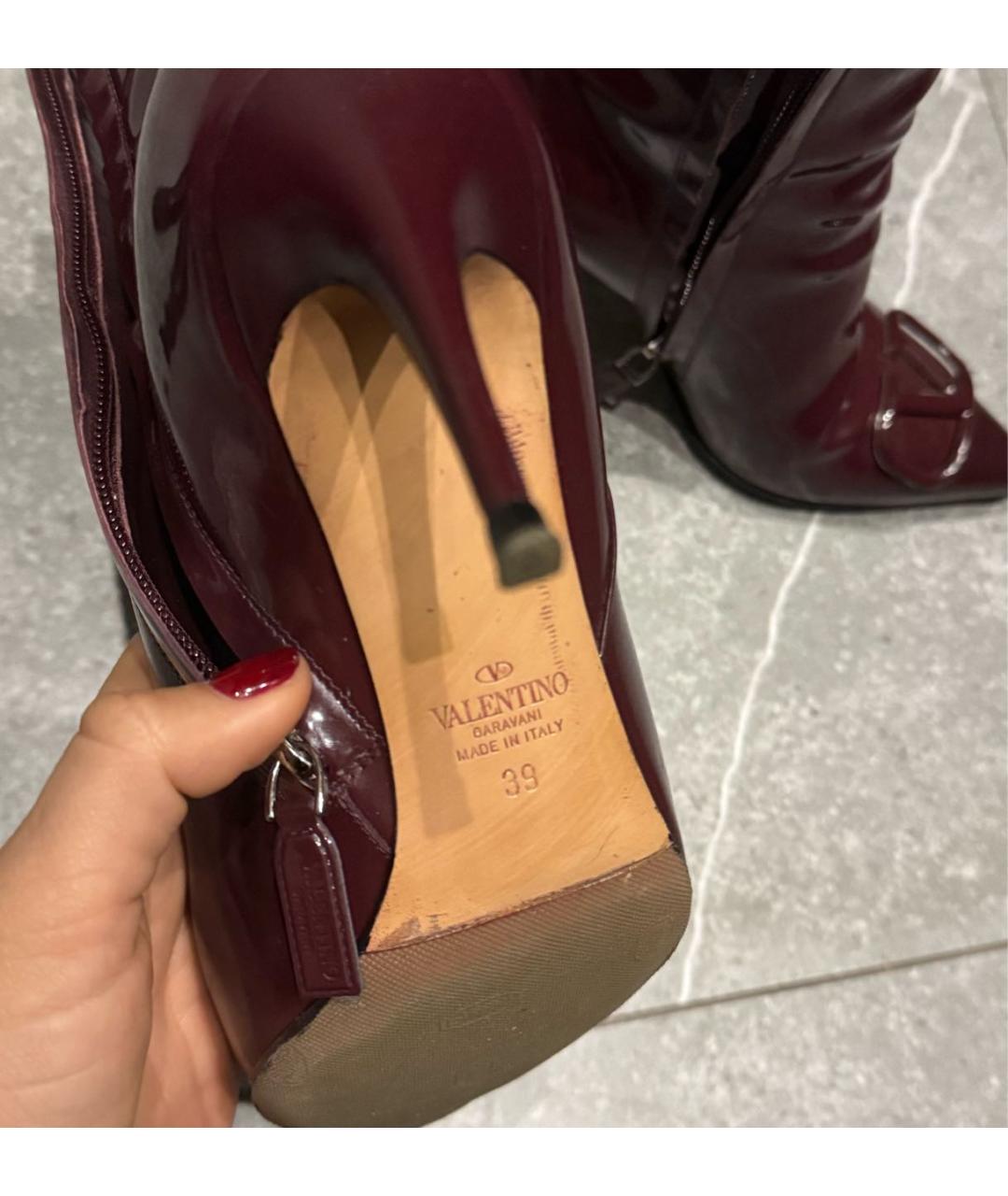 VALENTINO Бордовые ботильоны из лакированной кожи, фото 3