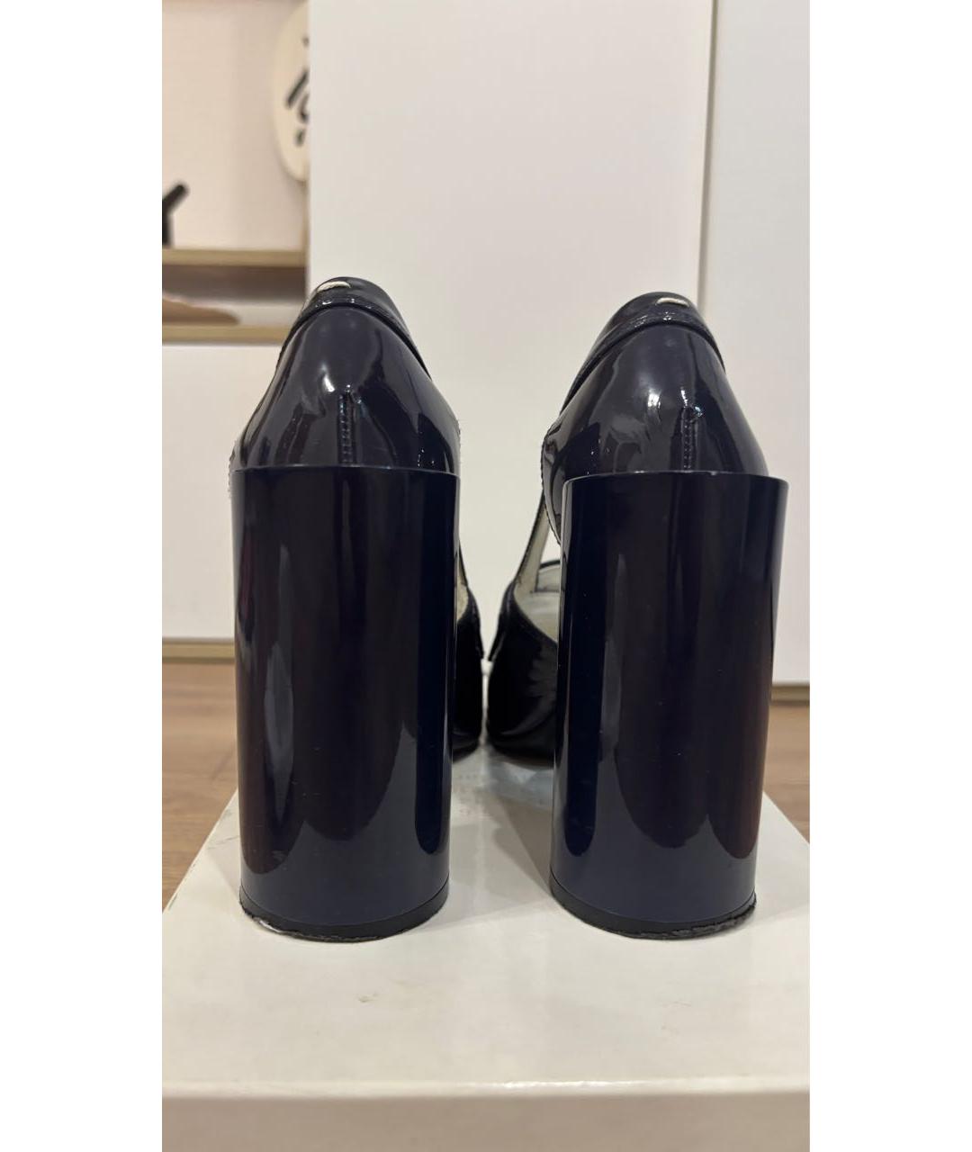 MAISON MARGIELA Темно-синие босоножки из лакированной кожи, фото 5