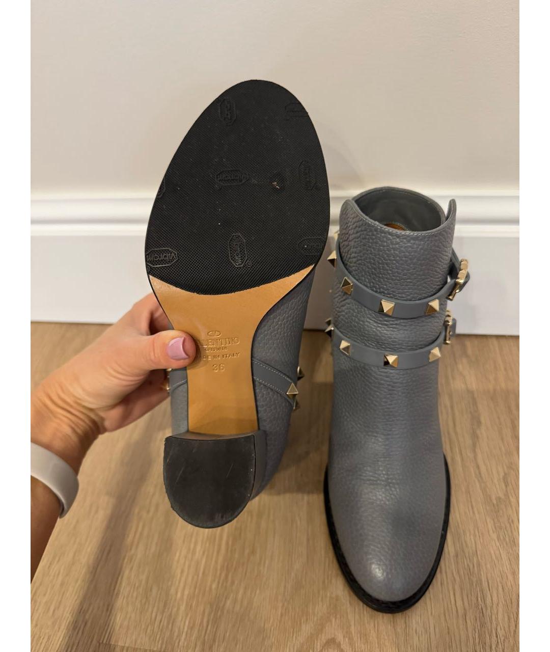 VALENTINO Серые кожаные ботильоны, фото 3