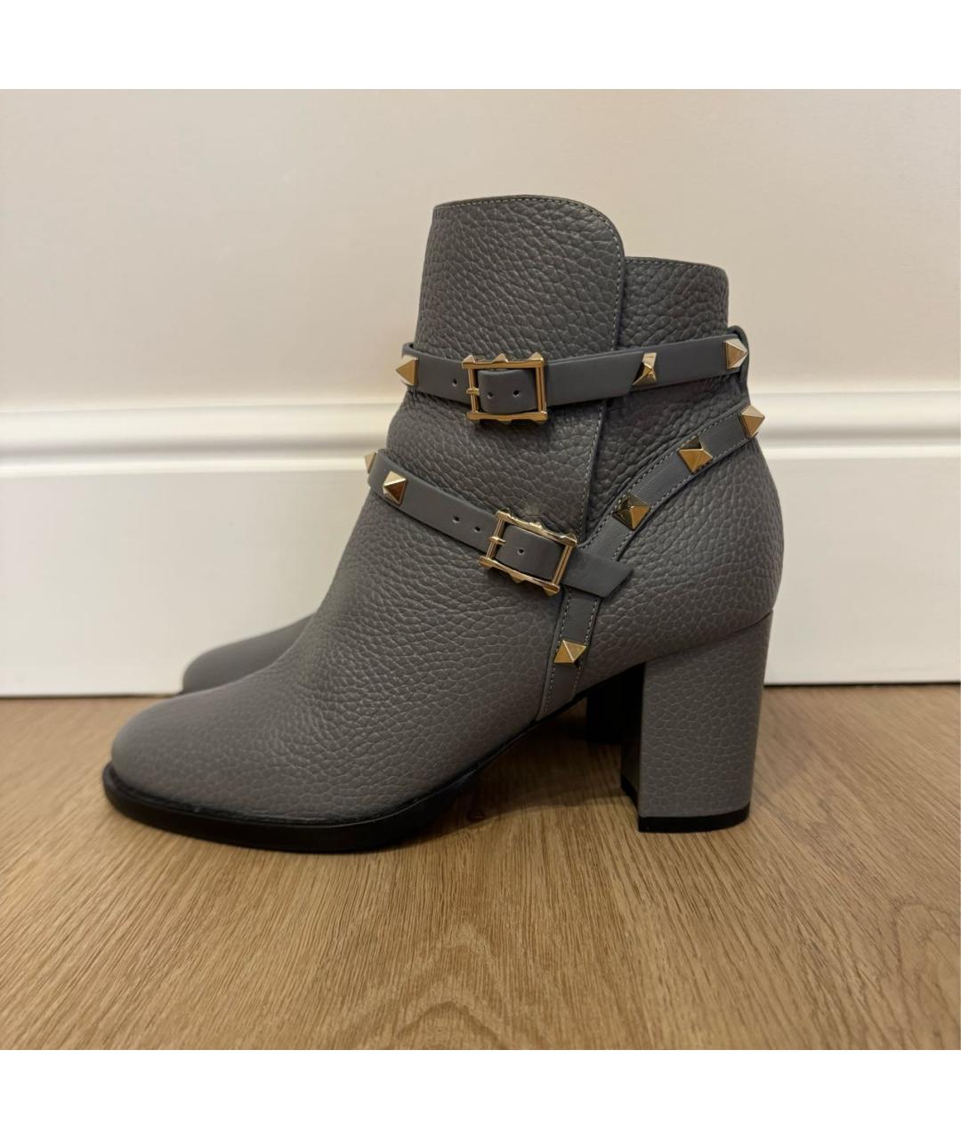 VALENTINO Серые кожаные ботильоны, фото 5