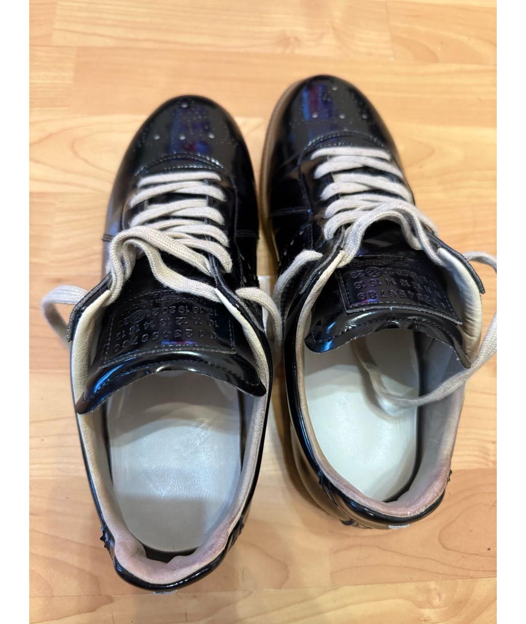 MAISON MARGIELA Черные низкие кроссовки / кеды из лакированной кожи, фото 3