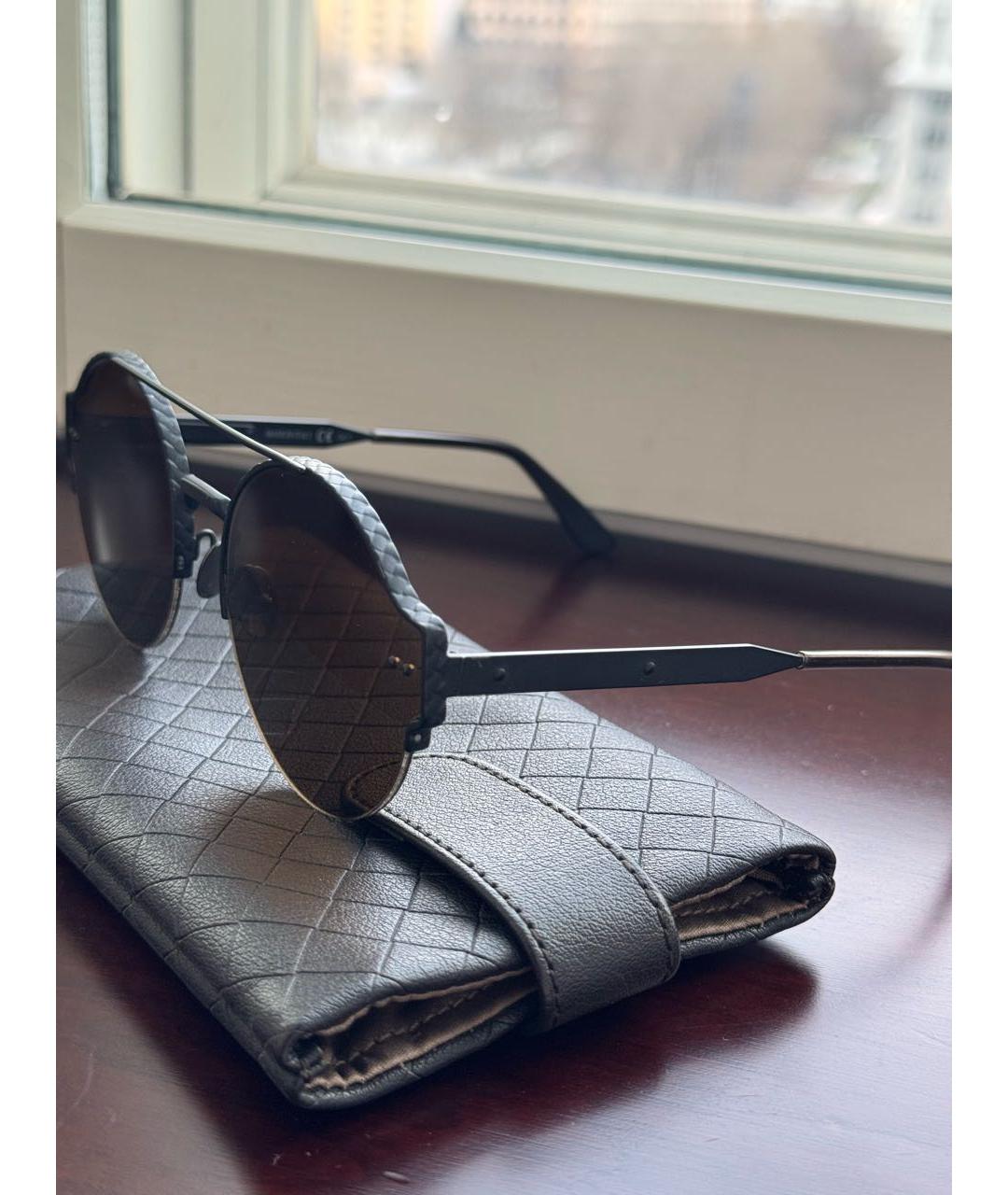 BOTTEGA VENETA Антрацитовые металлические солнцезащитные очки, фото 4