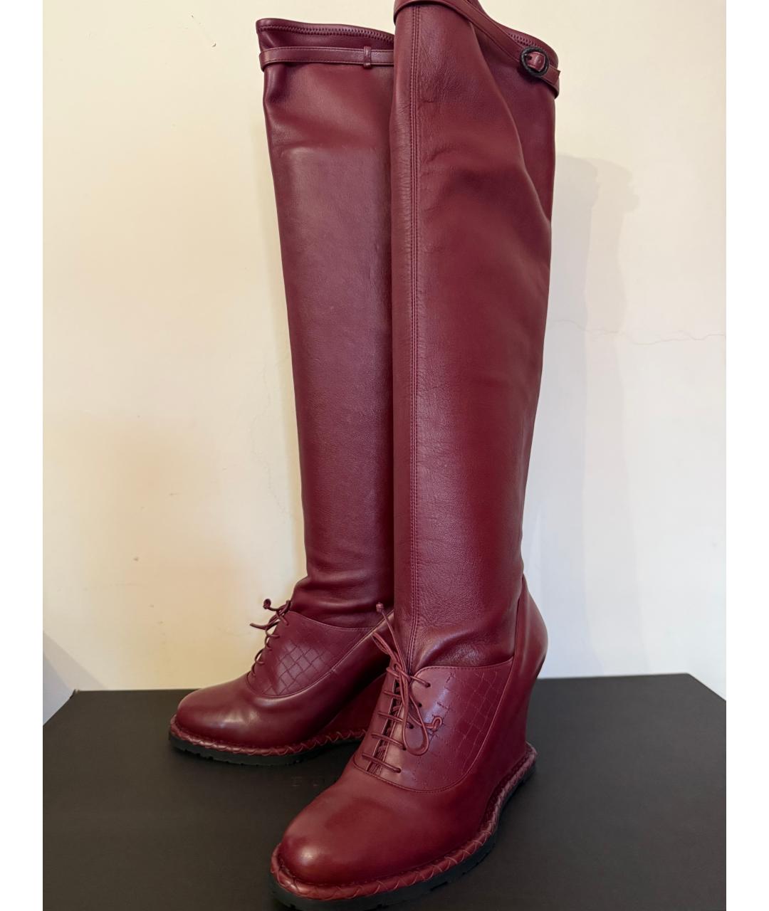 BOTTEGA VENETA Бордовые кожаные сапоги, фото 2