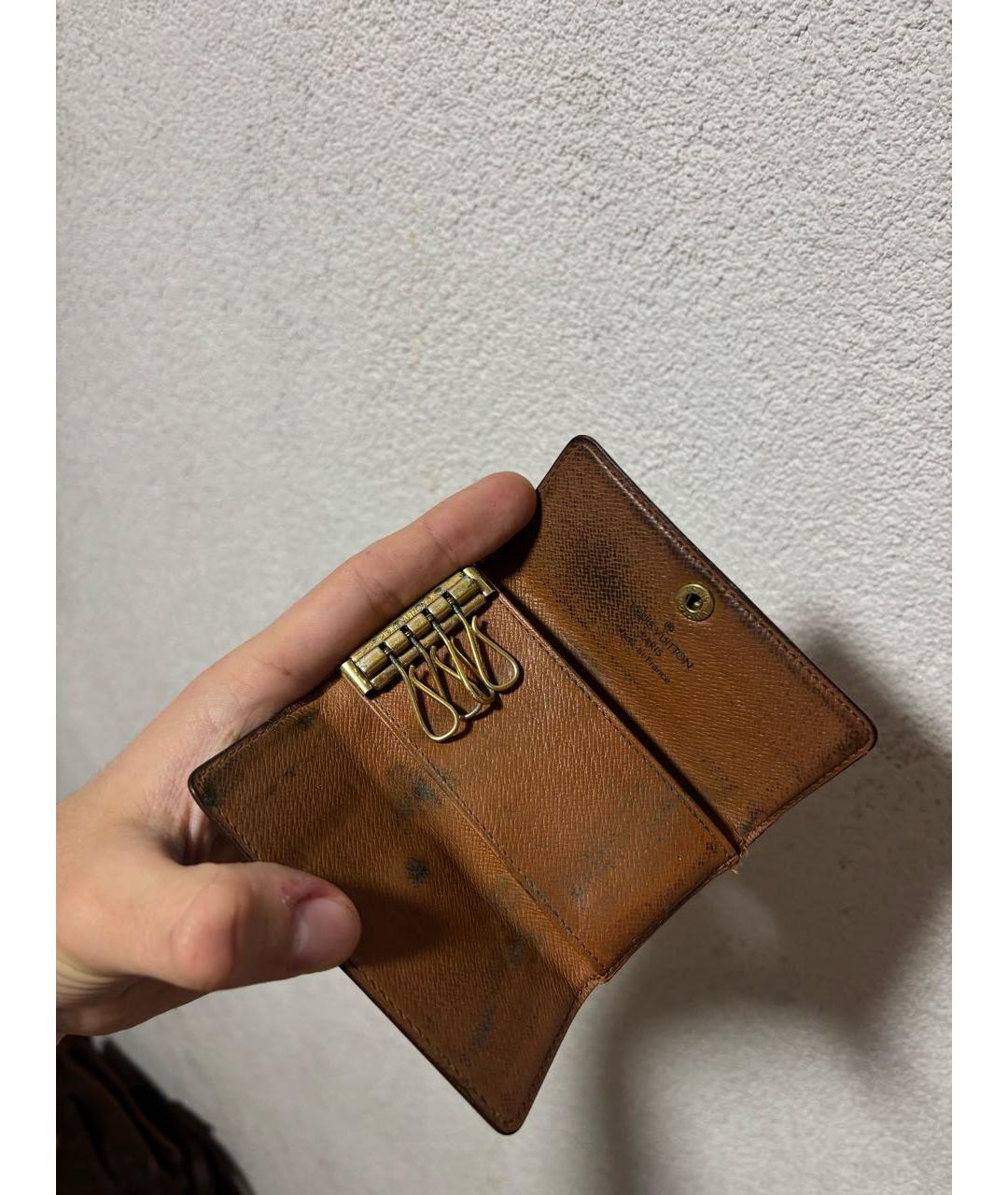 LOUIS VUITTON Коричневая ключница, фото 3