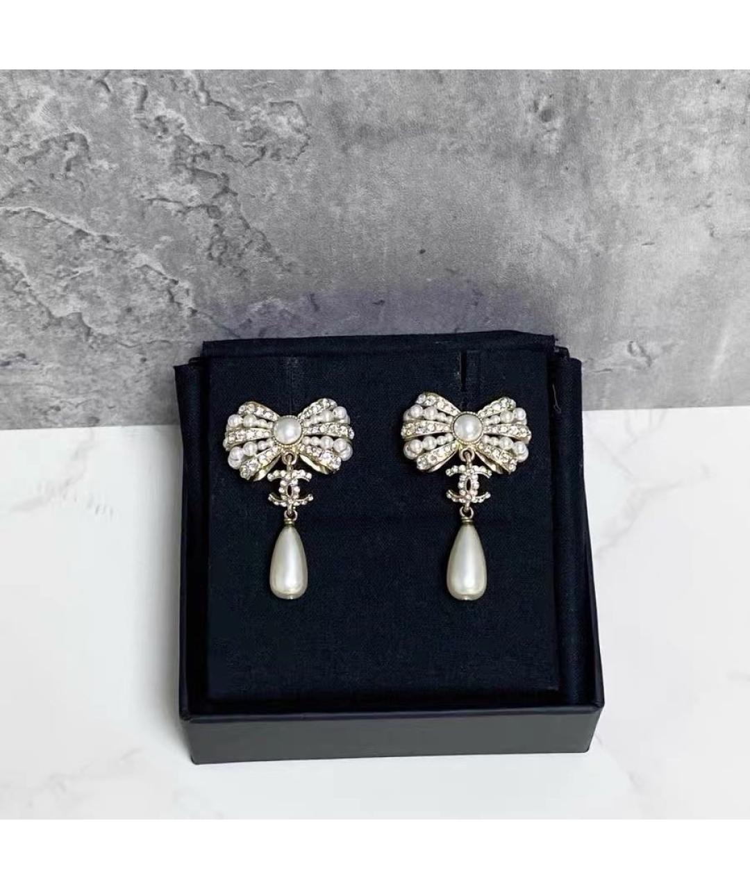 CHANEL Белые металлические серьги, фото 8