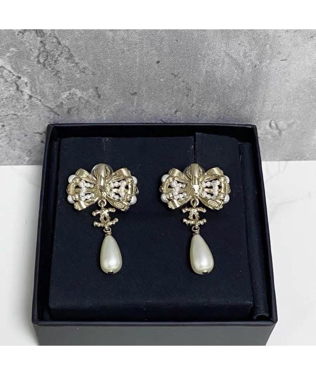 CHANEL Белые металлические серьги, фото 5