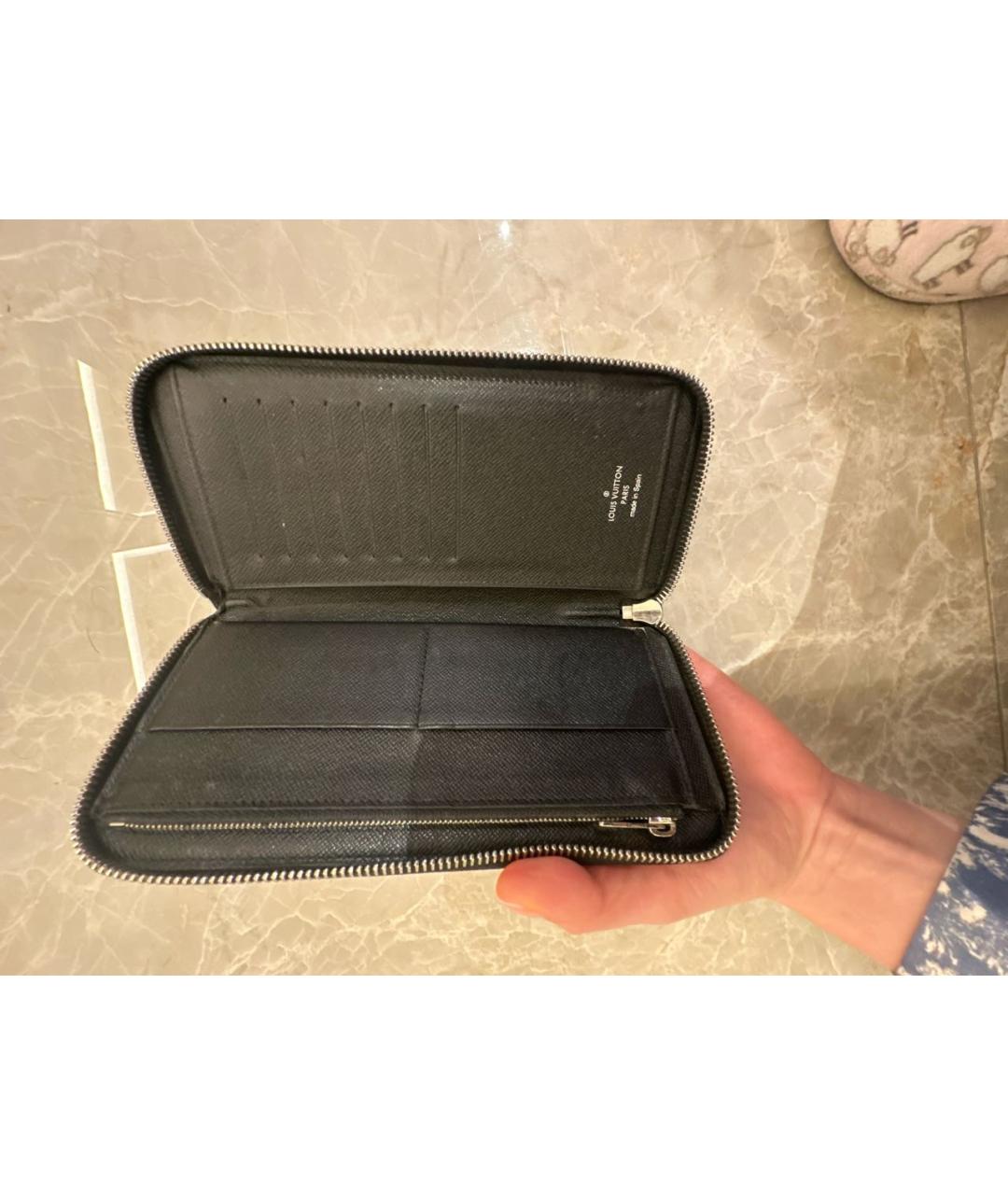 LOUIS VUITTON Антрацитовый кожаный кошелек, фото 3
