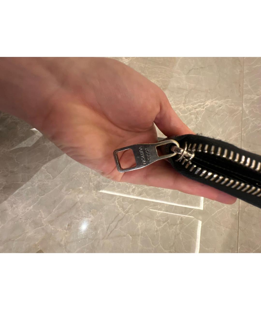 LOUIS VUITTON Антрацитовый кожаный кошелек, фото 5