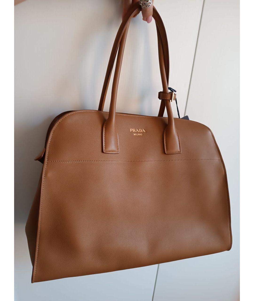PRADA Коричневая кожаная сумка с короткими ручками, фото 7