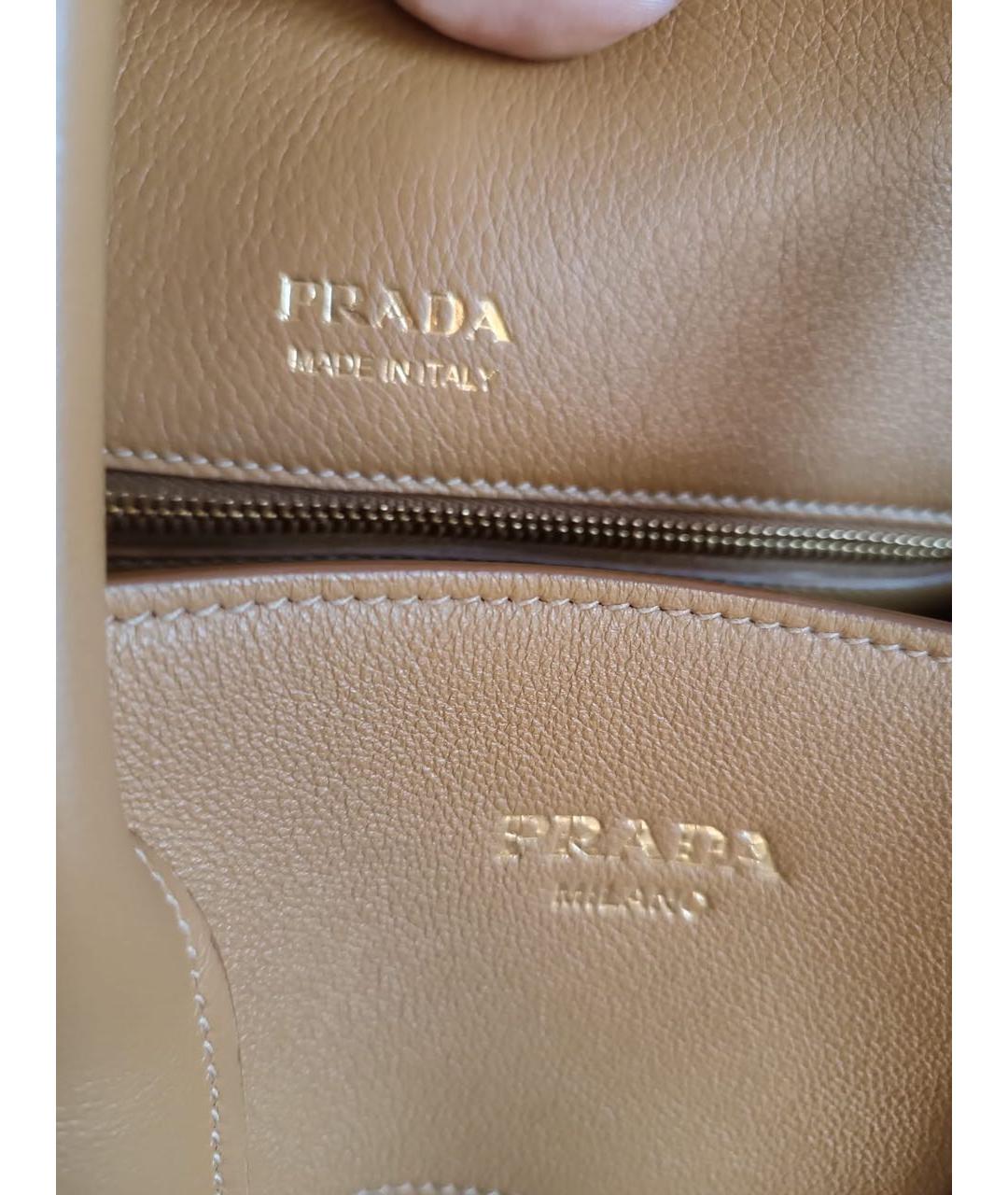 PRADA Коричневая кожаная сумка с короткими ручками, фото 3