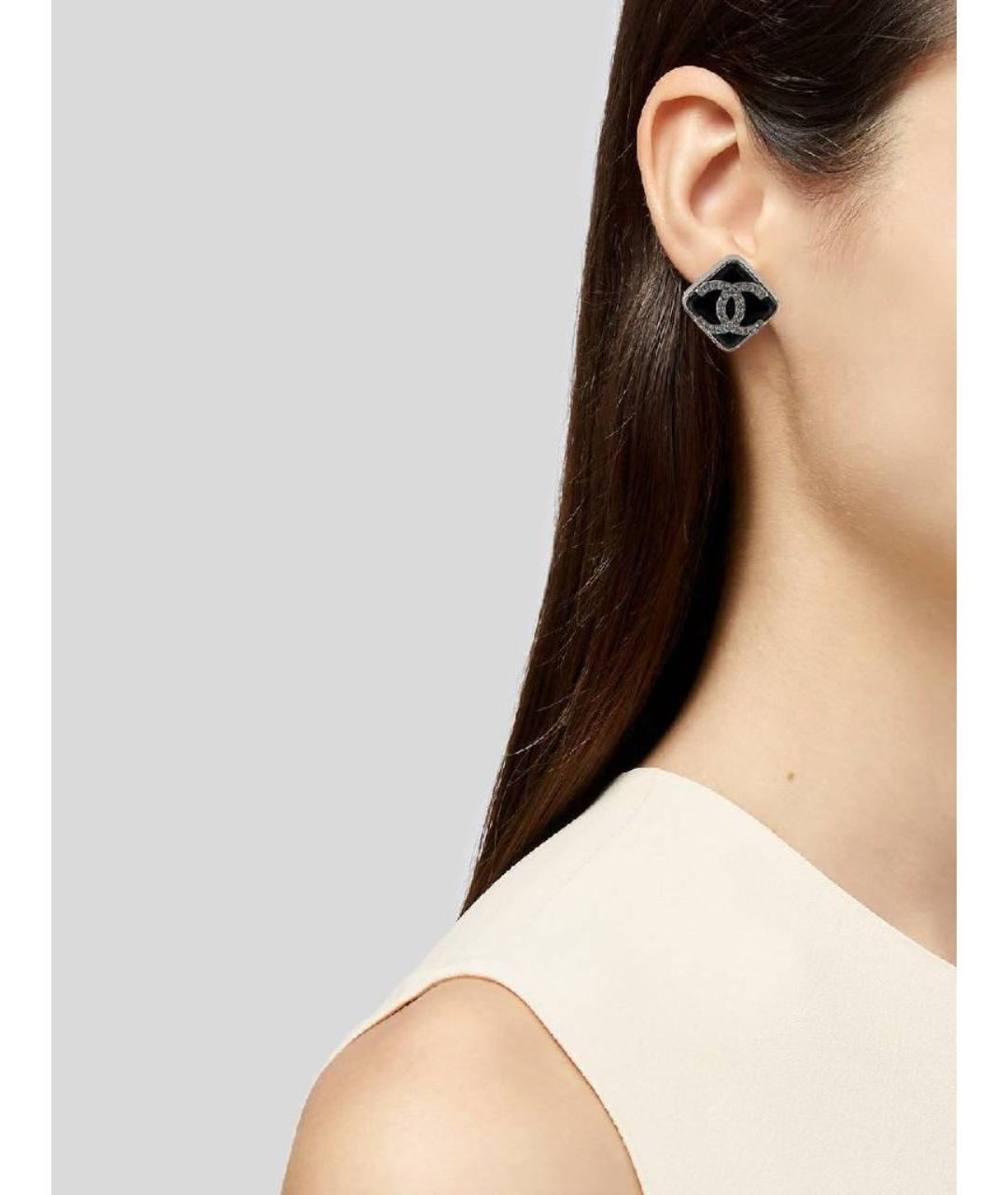 CHANEL Черные металлические серьги, фото 5