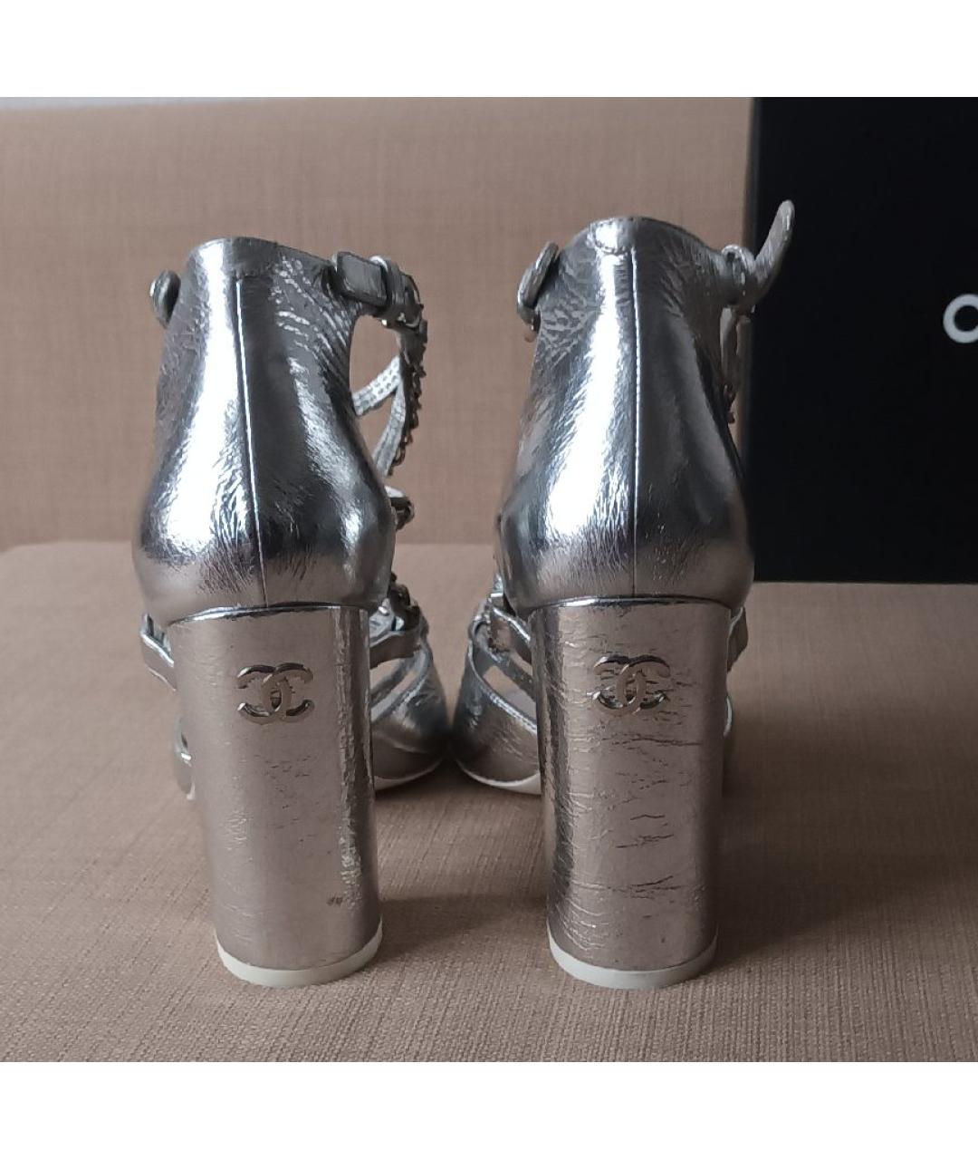 CHANEL Серебряные кожаные босоножки, фото 3