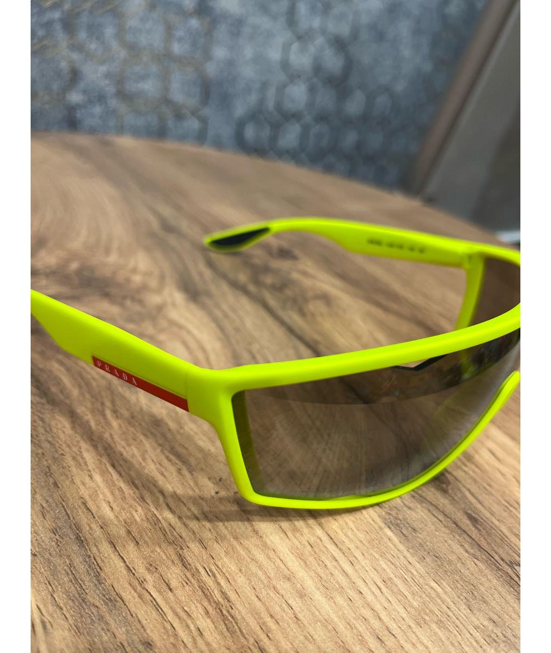PRADA Желтые пластиковые солнцезащитные очки, фото 3