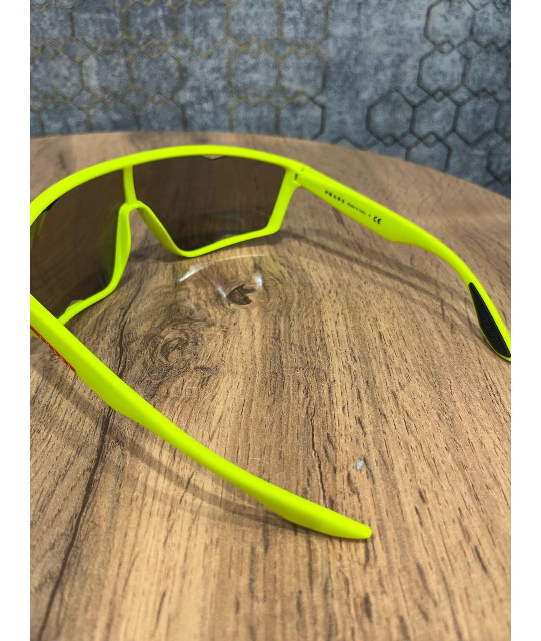 PRADA Желтые пластиковые солнцезащитные очки, фото 4