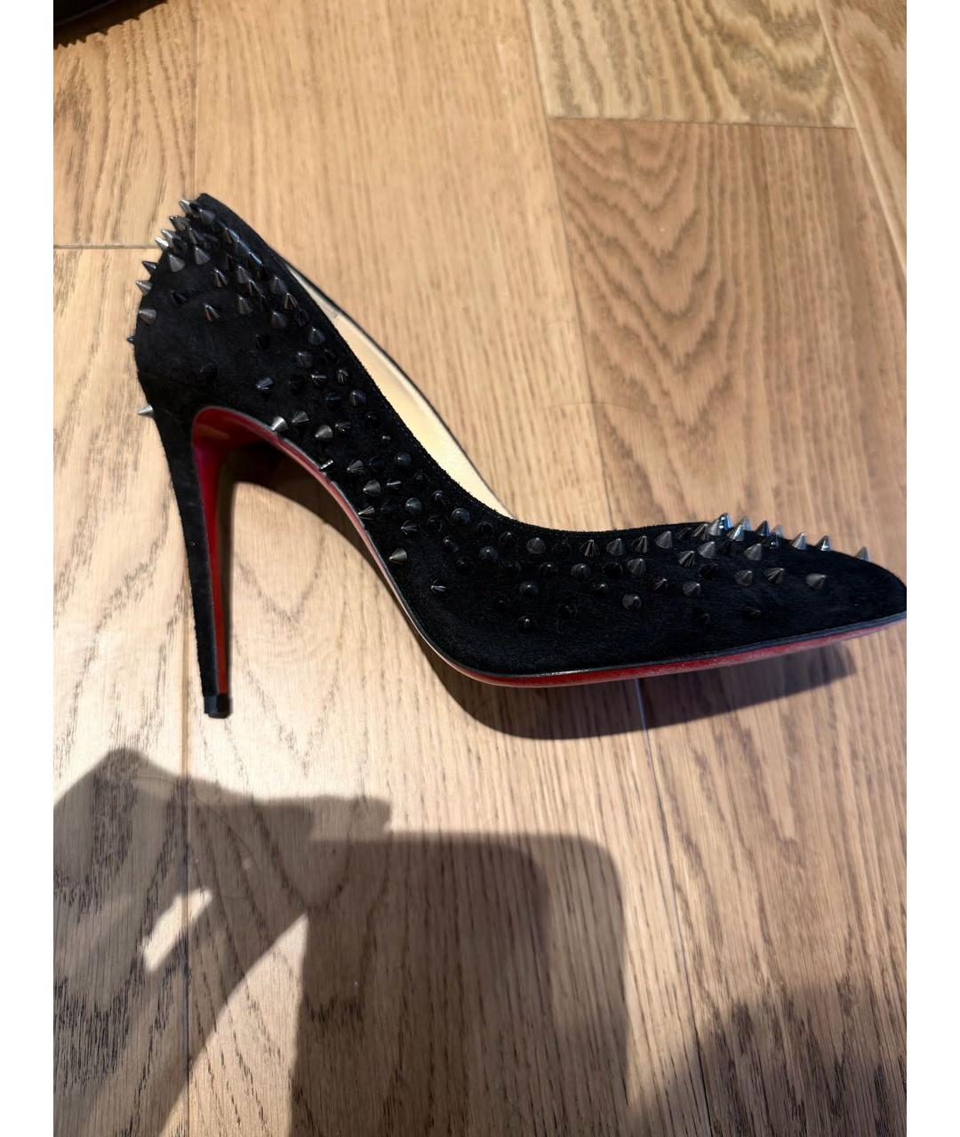 CHRISTIAN LOUBOUTIN Черные замшевые туфли, фото 4