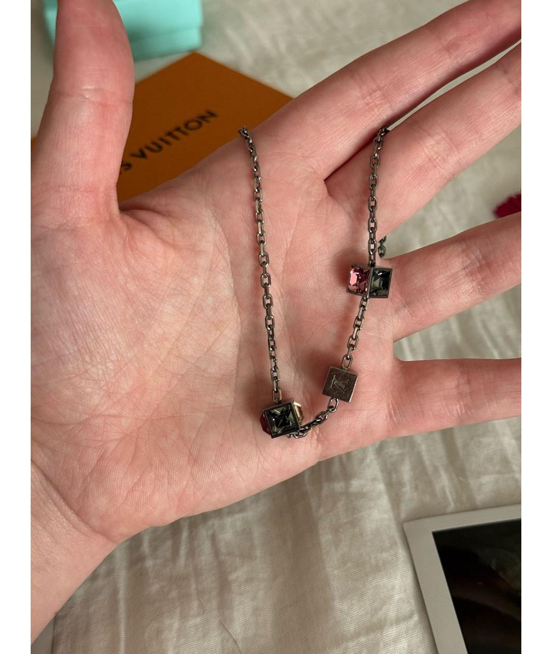 LOUIS VUITTON Серебряная металлическая подвеска, фото 3