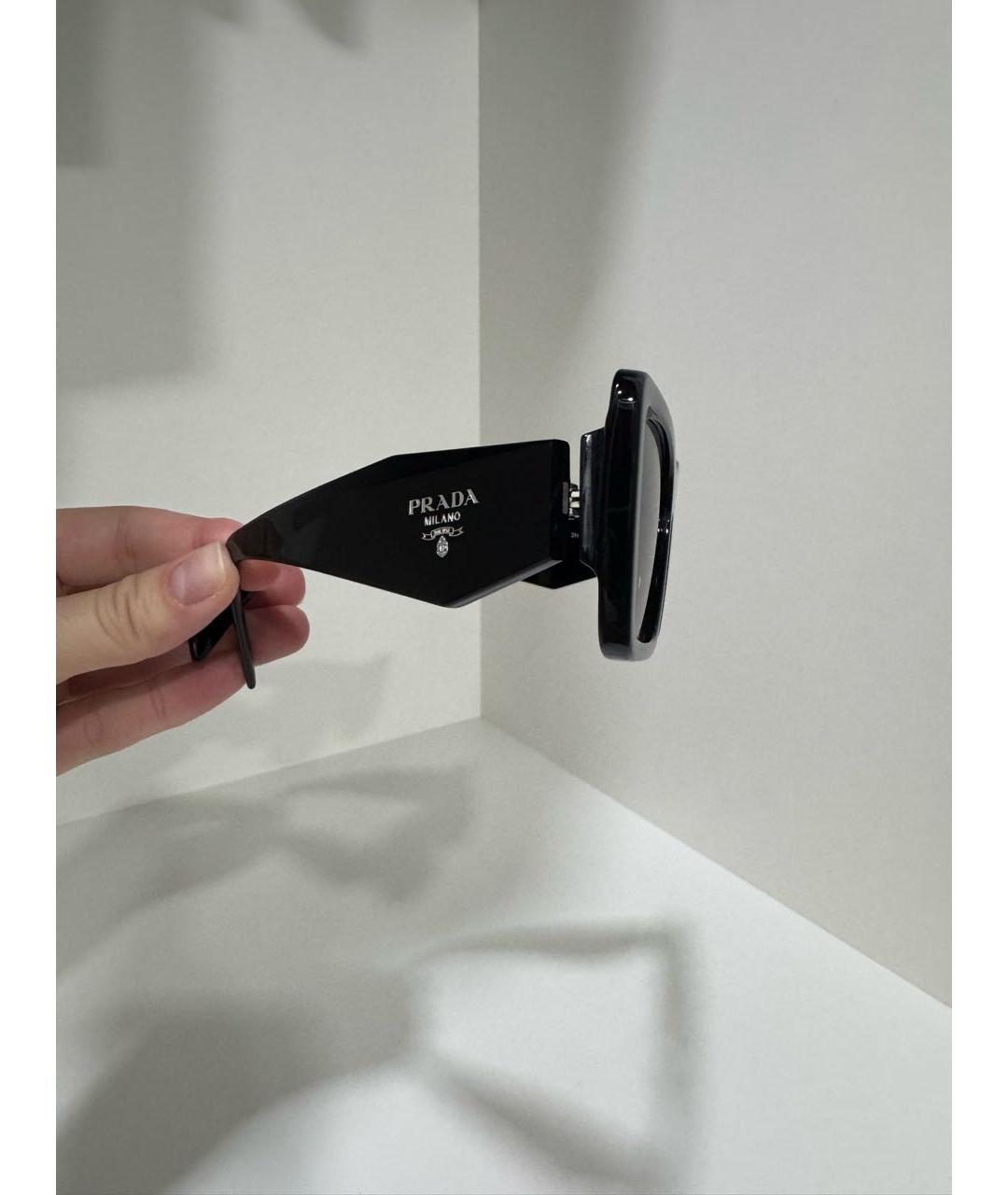 PRADA Черные пластиковые солнцезащитные очки, фото 2
