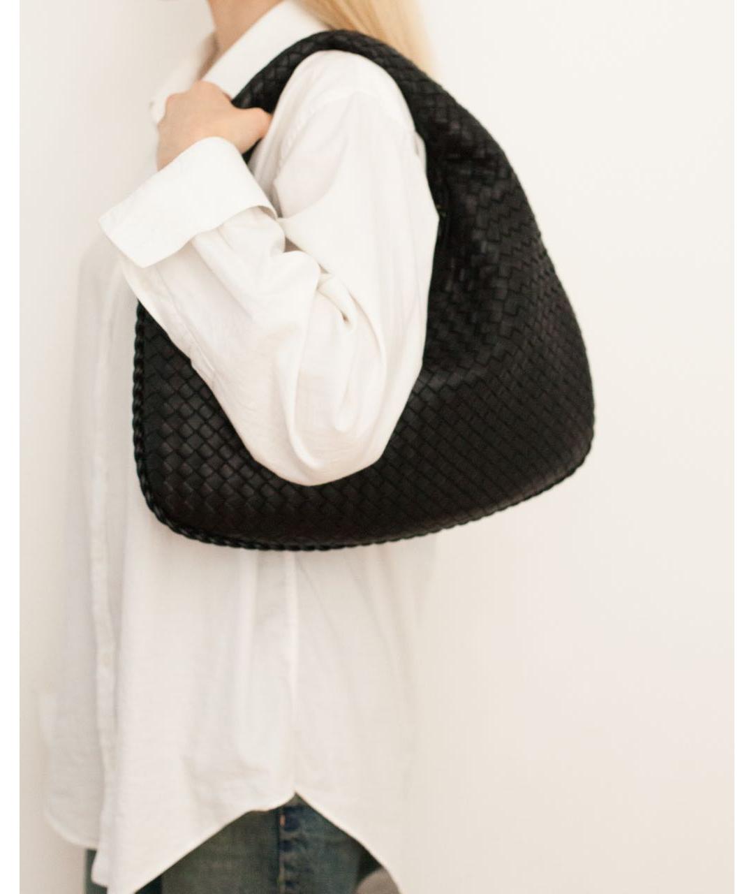 BOTTEGA VENETA Черная кожаная сумка с короткими ручками, фото 3