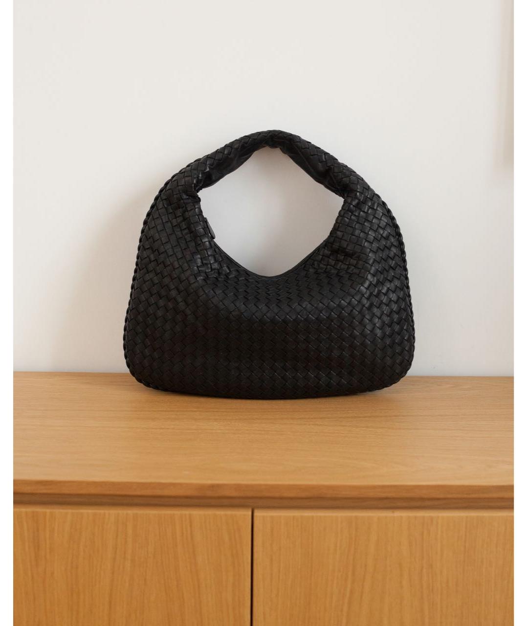 BOTTEGA VENETA Черная кожаная сумка с короткими ручками, фото 2