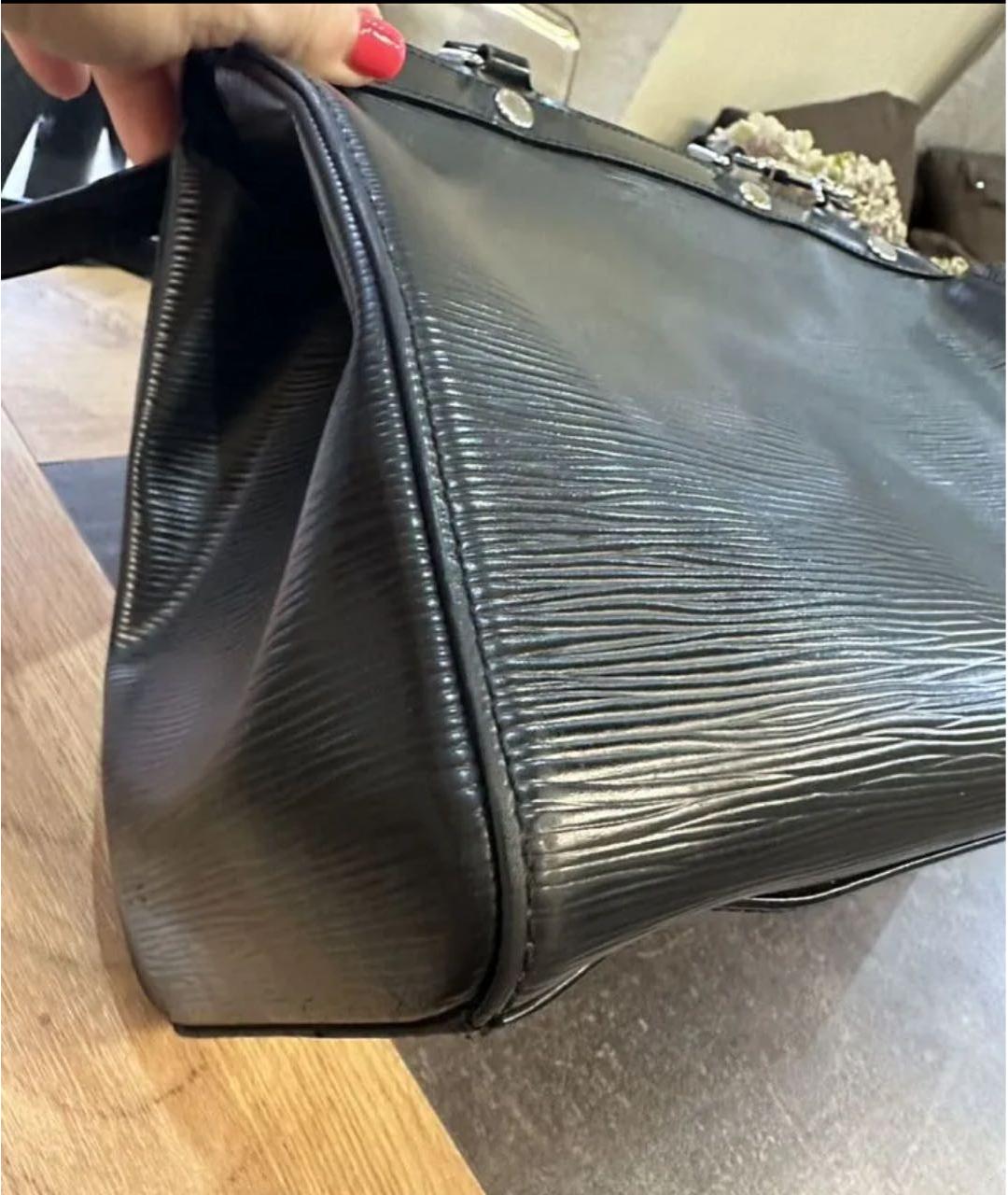 LOUIS VUITTON Черная кожаная сумка через плечо, фото 2