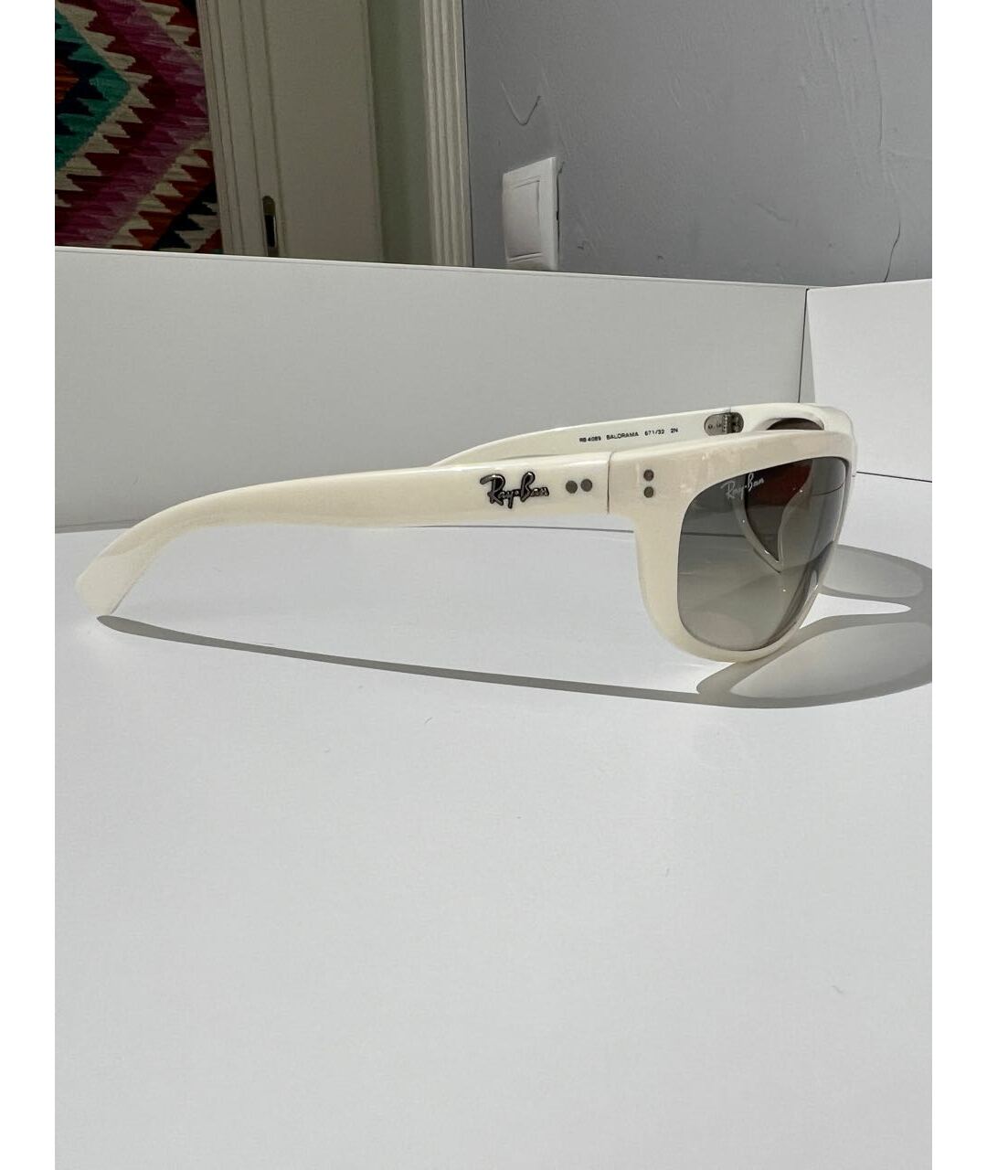 RAY BAN Белые пластиковые солнцезащитные очки, фото 2