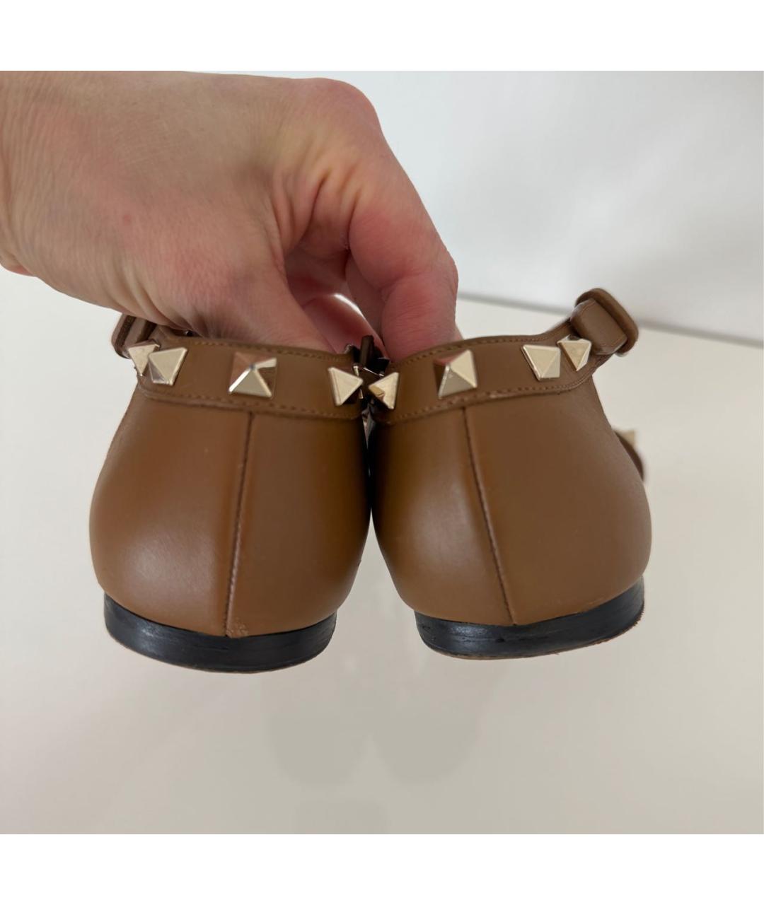 VALENTINO Коричневые кожаные сандалии, фото 4