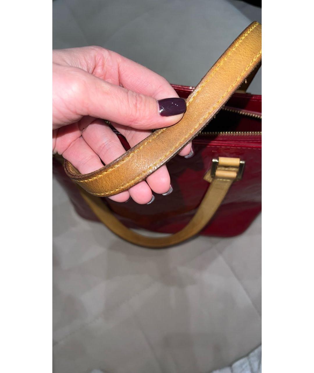 LOUIS VUITTON Красная сумка тоут из лакированной кожи, фото 2