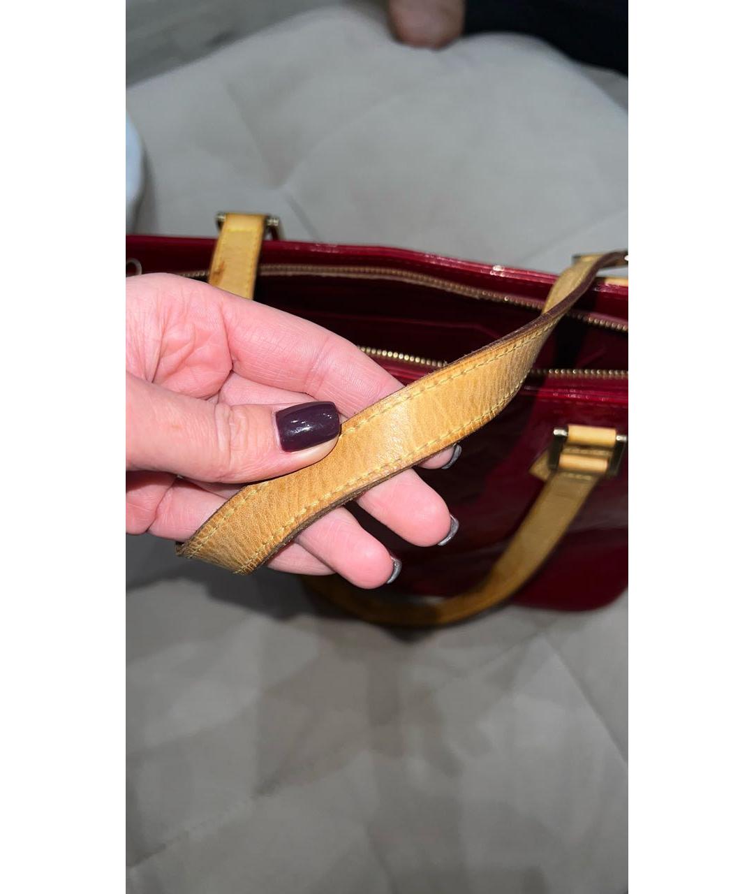 LOUIS VUITTON Красная сумка тоут из лакированной кожи, фото 3