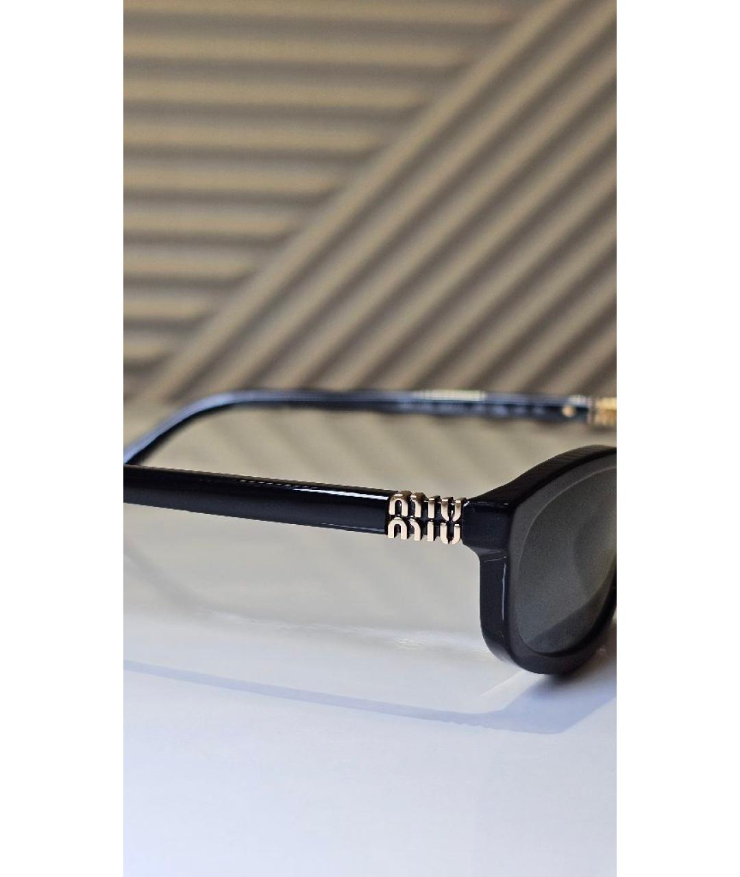 MIU MIU Черные пластиковые солнцезащитные очки, фото 3