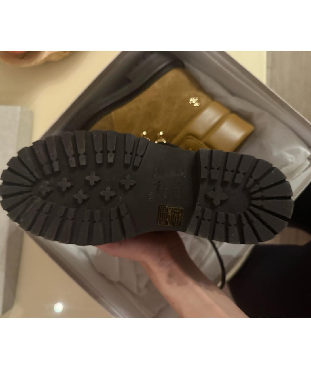 JIMMY CHOO Горчичные замшевые ботинки, фото 4