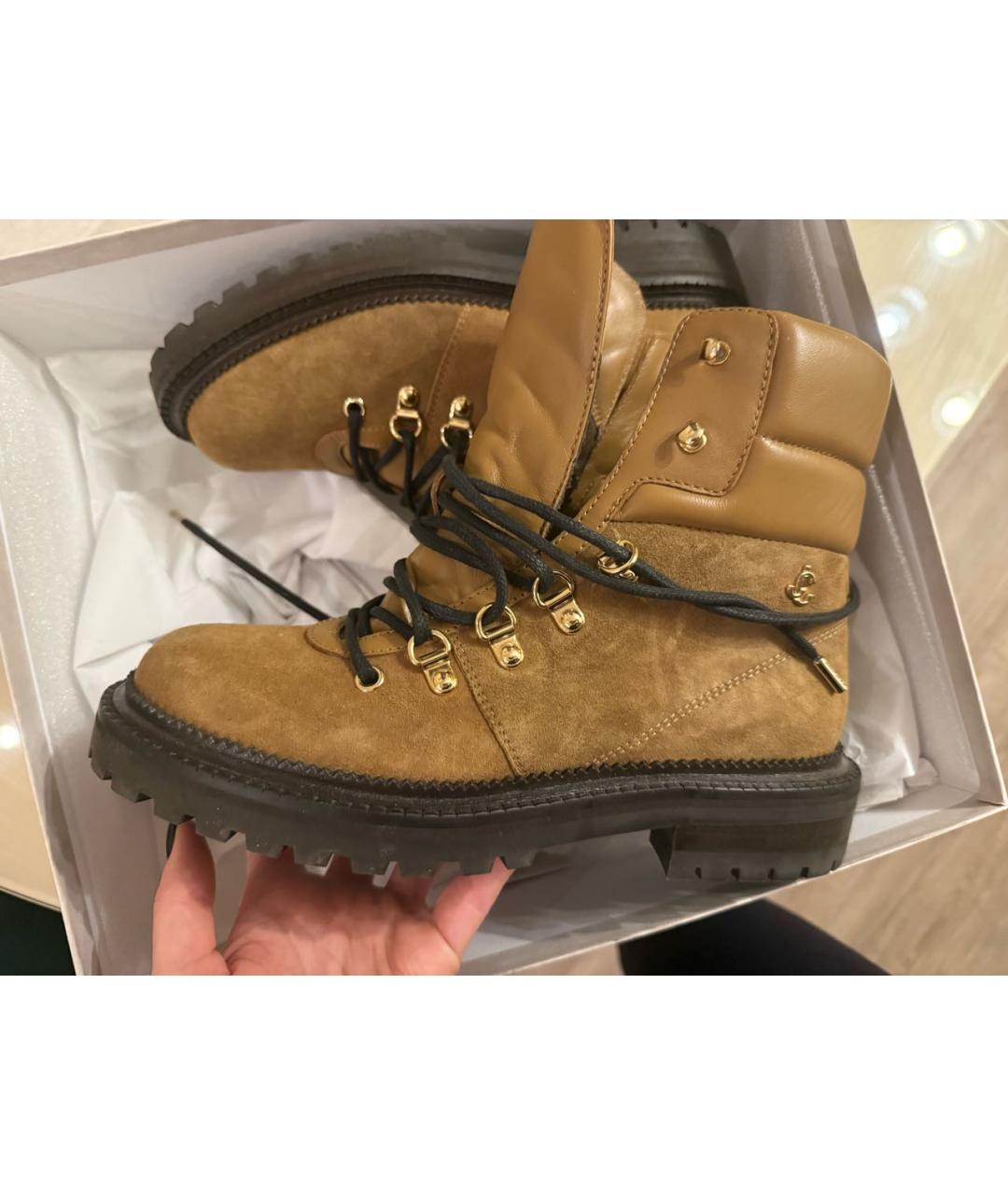 JIMMY CHOO Горчичные замшевые ботинки, фото 2