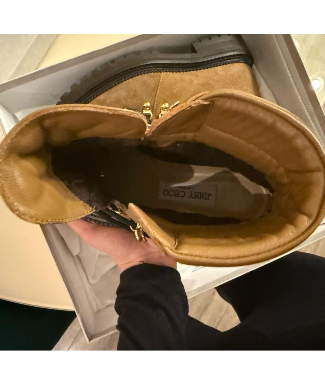 JIMMY CHOO Горчичные замшевые ботинки, фото 3