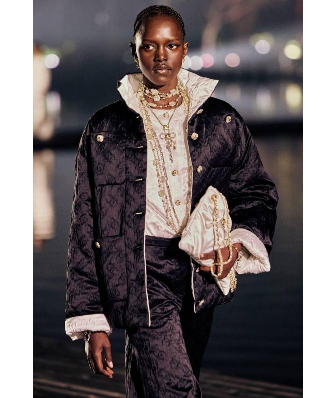 CHANEL Черный шелковый пуховик, фото 6