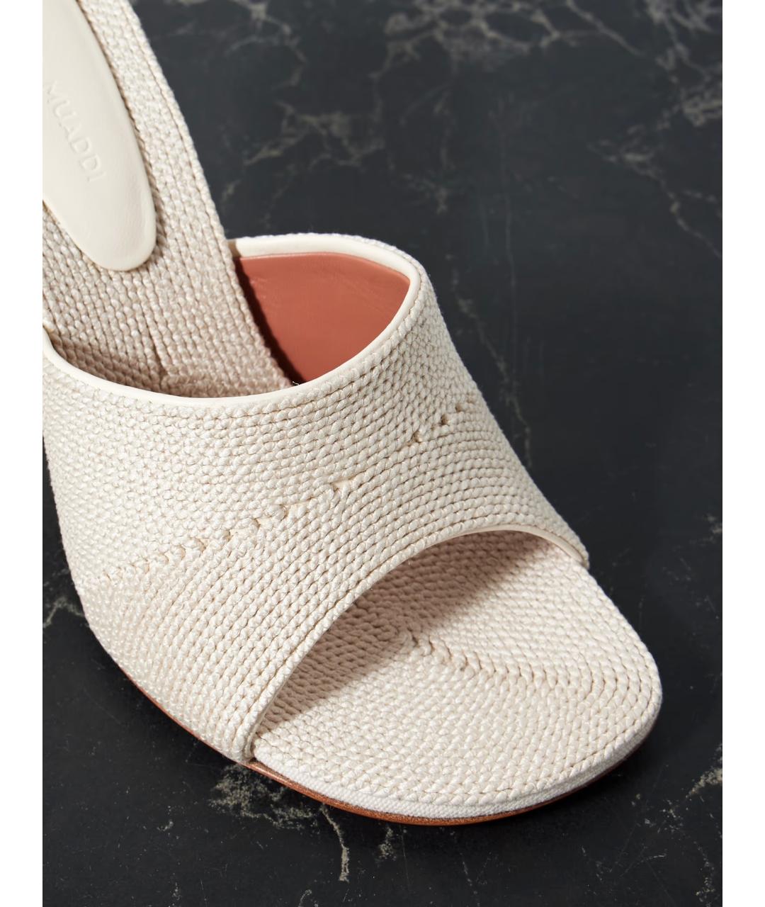 Amina Muaddi Бежевые текстильные мюли, фото 3